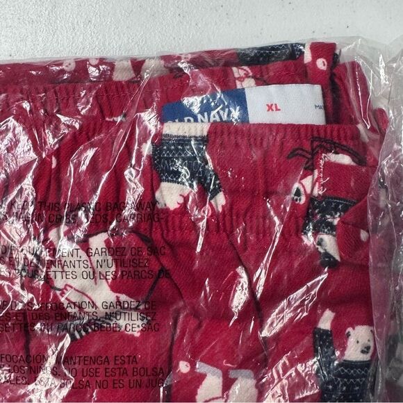 Women’s Festive Pajama Bottom pants Gray red Polar bears Christmas NWT - Picture 4 of 4